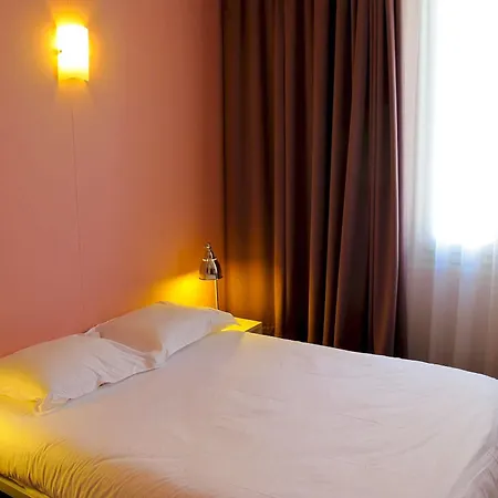 Alnea Hotel 2*